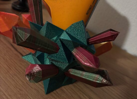 ein Halter für Controller im Kristall-Look