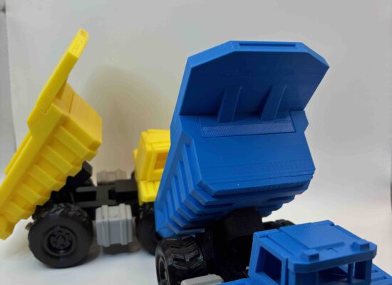 Kipplaster, lässt sich kippen und Türen öffnen, FDM