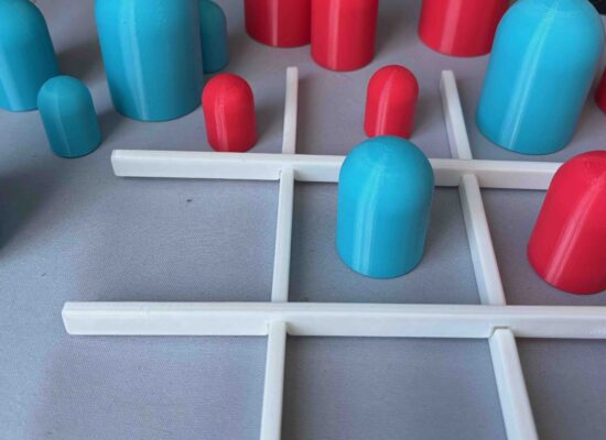 eine Art Tic-Tac-Toe-Spiel