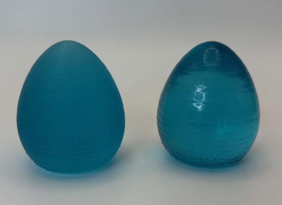 Osterei, SLA, unbehandelt (links) behandelt (rechts)